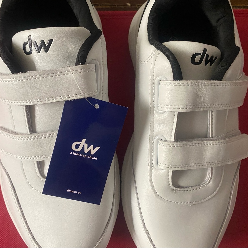 Diabetic Velcro Sneakers by DW diabetic & arthritic feet  extra wide 9.5 men